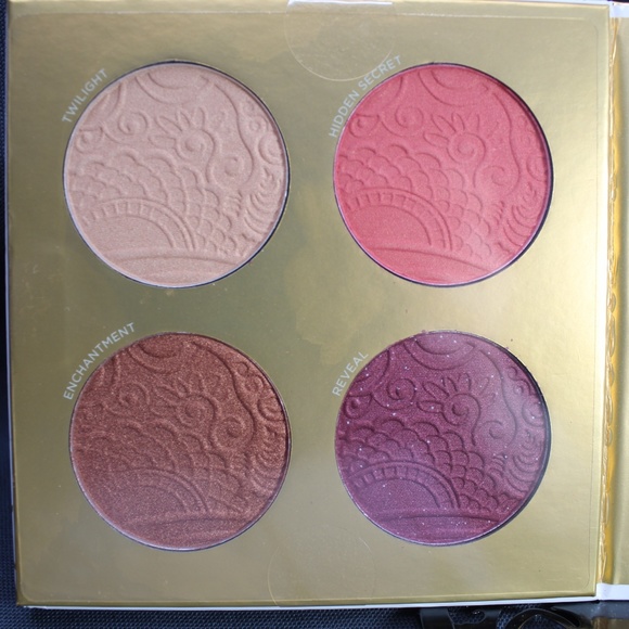 Pur ~ Masquerade Palette >>Makeup Mystery Box<< - Picture 4 of 5